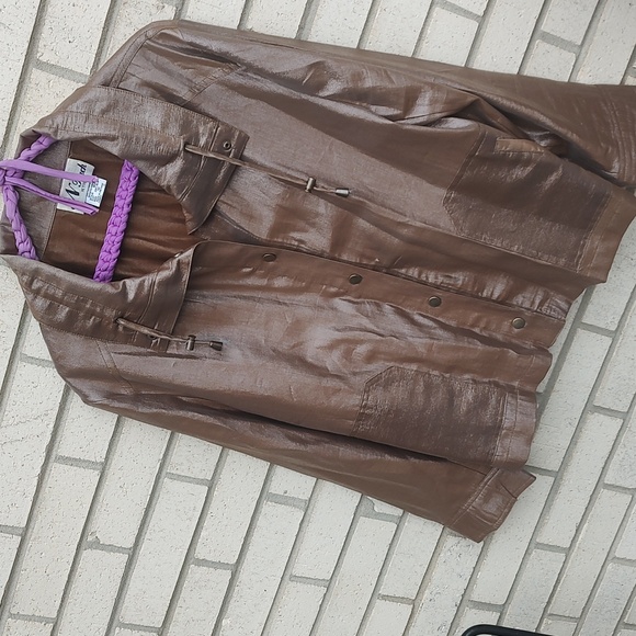 Gold Jacket** - Picture 6 of 11